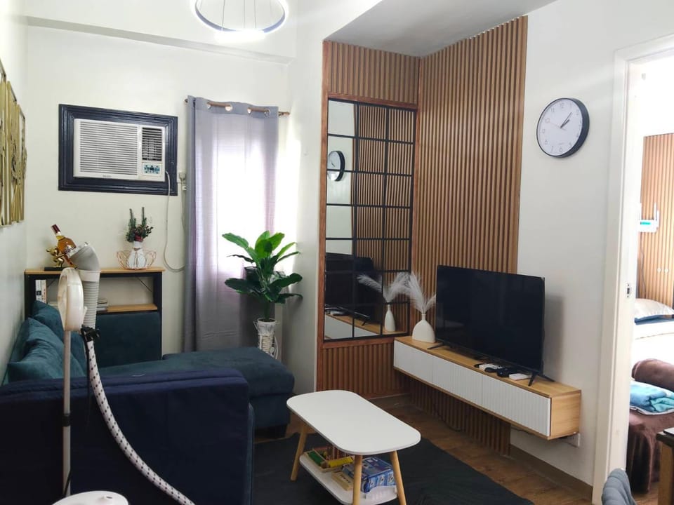 Communal lounge/ TV room, TV and multimedia, Living room, Seating area
