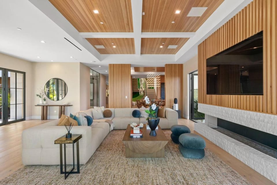 Linda Flora - Bel Air Oasis with Rooftop Deck House in Brentwood