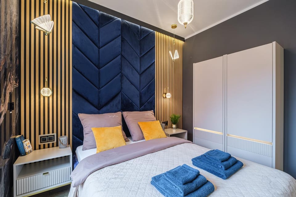 Bed, Photo of the whole room, Bedroom, towels, wardrobe