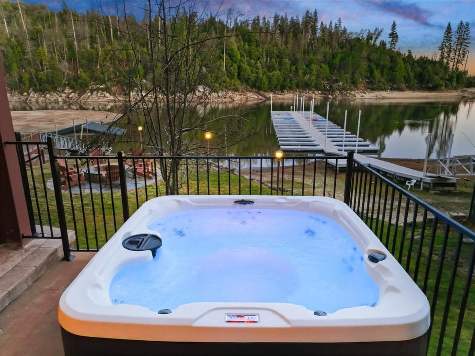 O'Connor Lakefront House in Bass Lake
