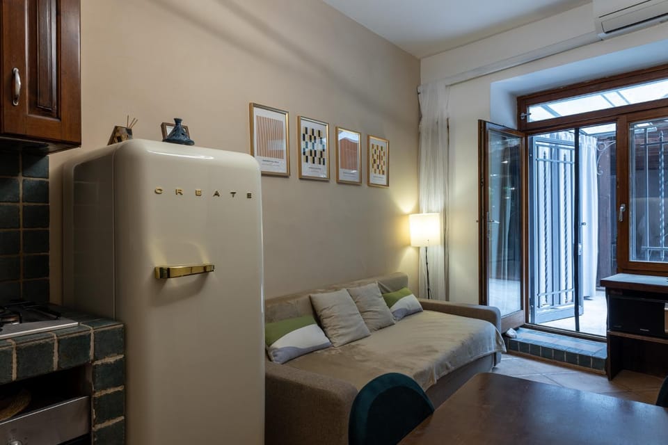 Small Garden Oasis in the center of Rome Apartment in Rome