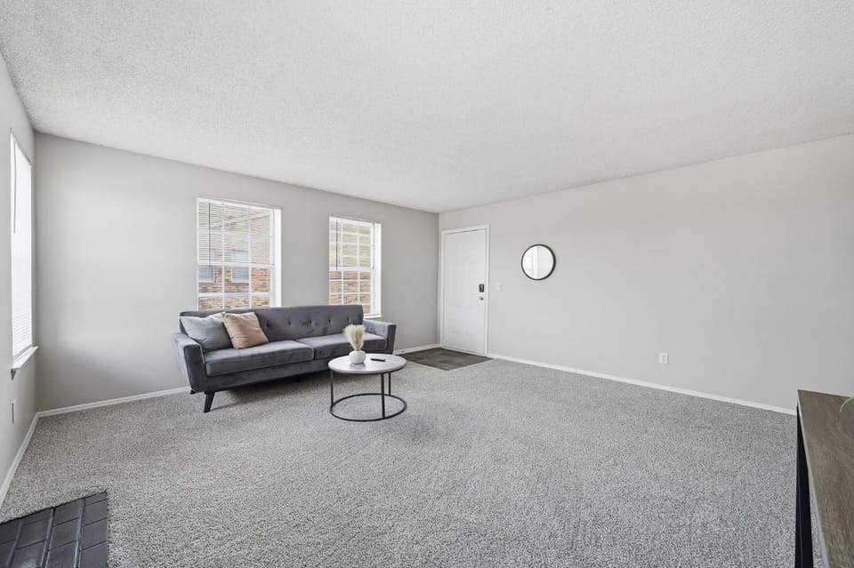 Comfortable layout with fireplace and dining area Apartment in Hermitage
