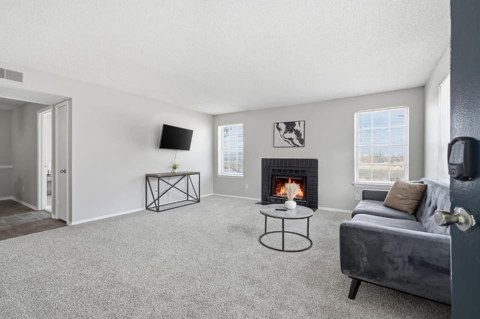 Comfortable layout with fireplace and dining area Apartment in Hermitage