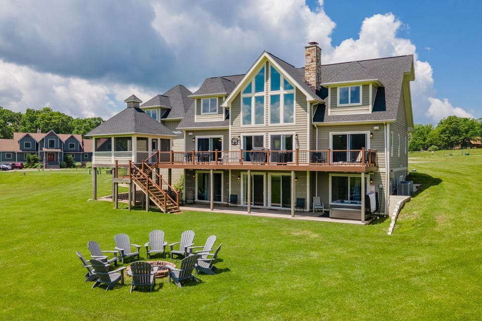 Wine and Roses by Railey Vacations House in Deep Creek Lake