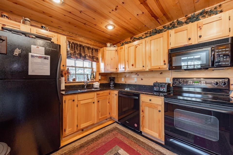 Tree Haus by Railey Vacations House in Deep Creek Lake