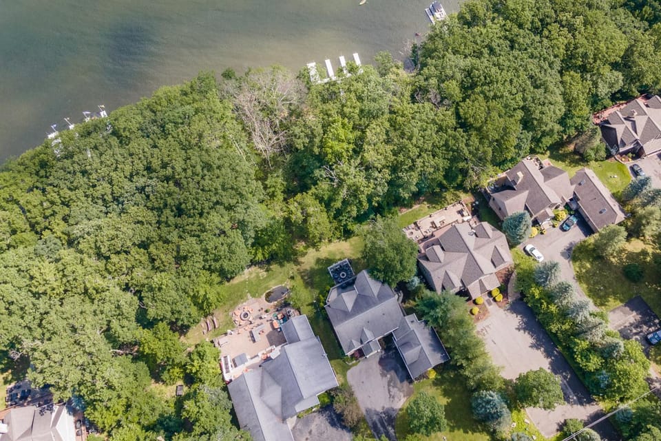 The Lakes the Limit by Railey Vacations House in Deep Creek Lake