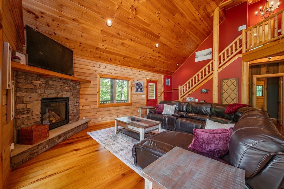 The Hygge Chalet by Railey Vacations Bed and Breakfast in Deep Creek Lake