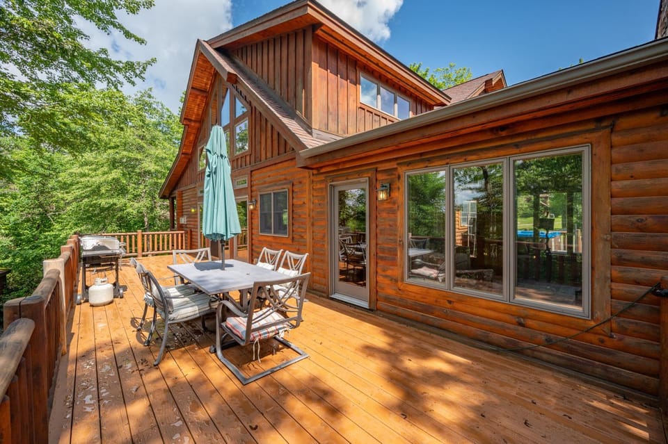 The Hygge Chalet by Railey Vacations Bed and Breakfast in Deep Creek Lake