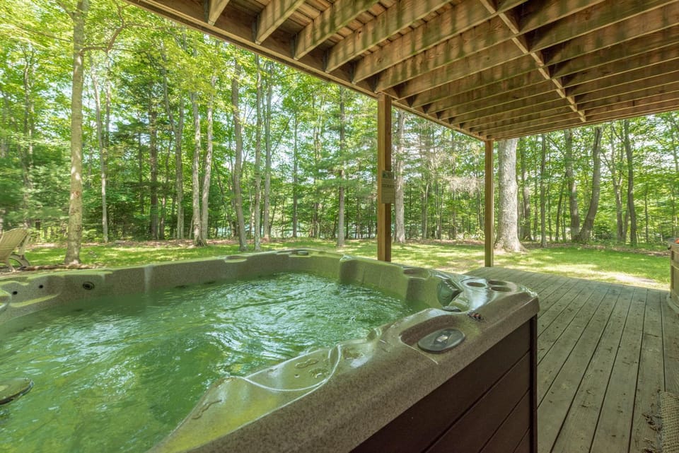 Sunlit Serenity by Railey Vacations House in Deep Creek Lake