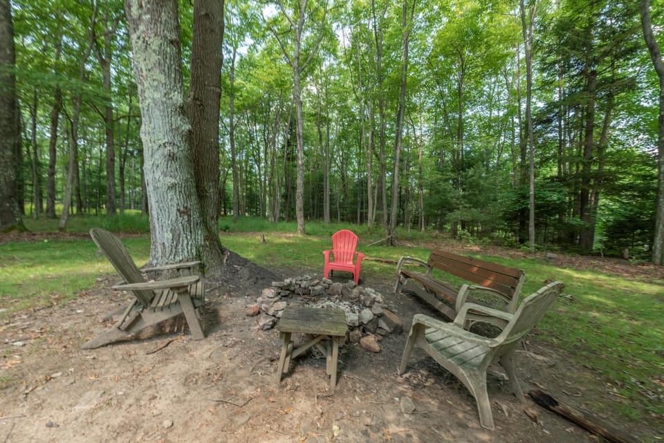 Sunlit Serenity by Railey Vacations House in Deep Creek Lake