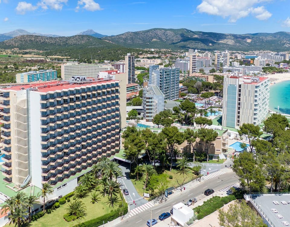 Garden, View (from property/room), Balcony/Terrace, Beach, Sea view, Swimming pool, Parking