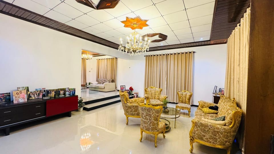 Coffee/tea facilities, Living room, Seating area