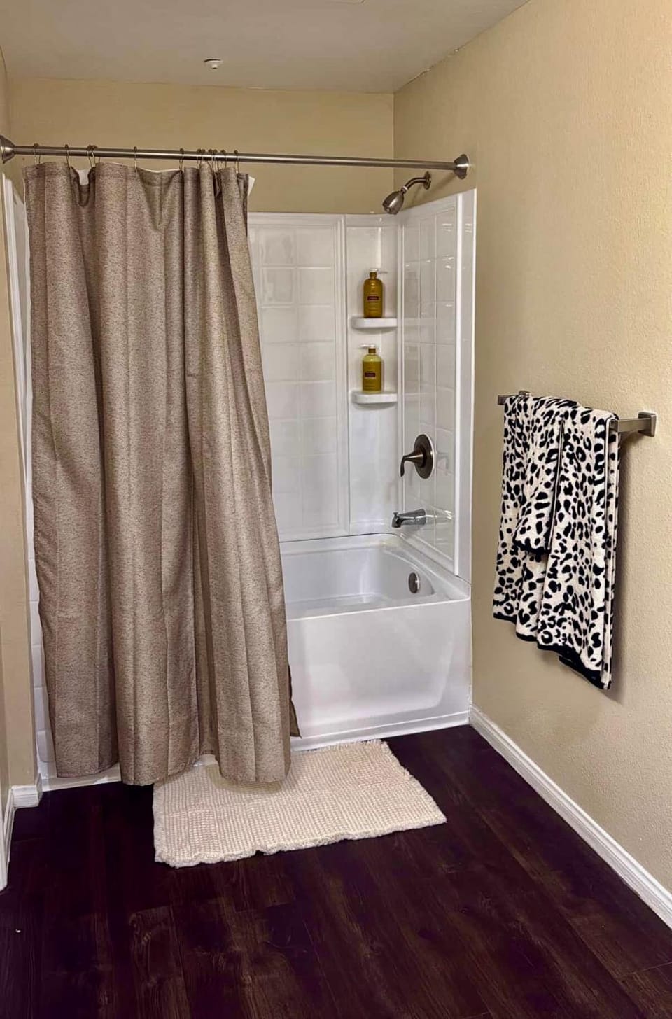 The Luxe Marina HideAway Apartment in Marina del Rey