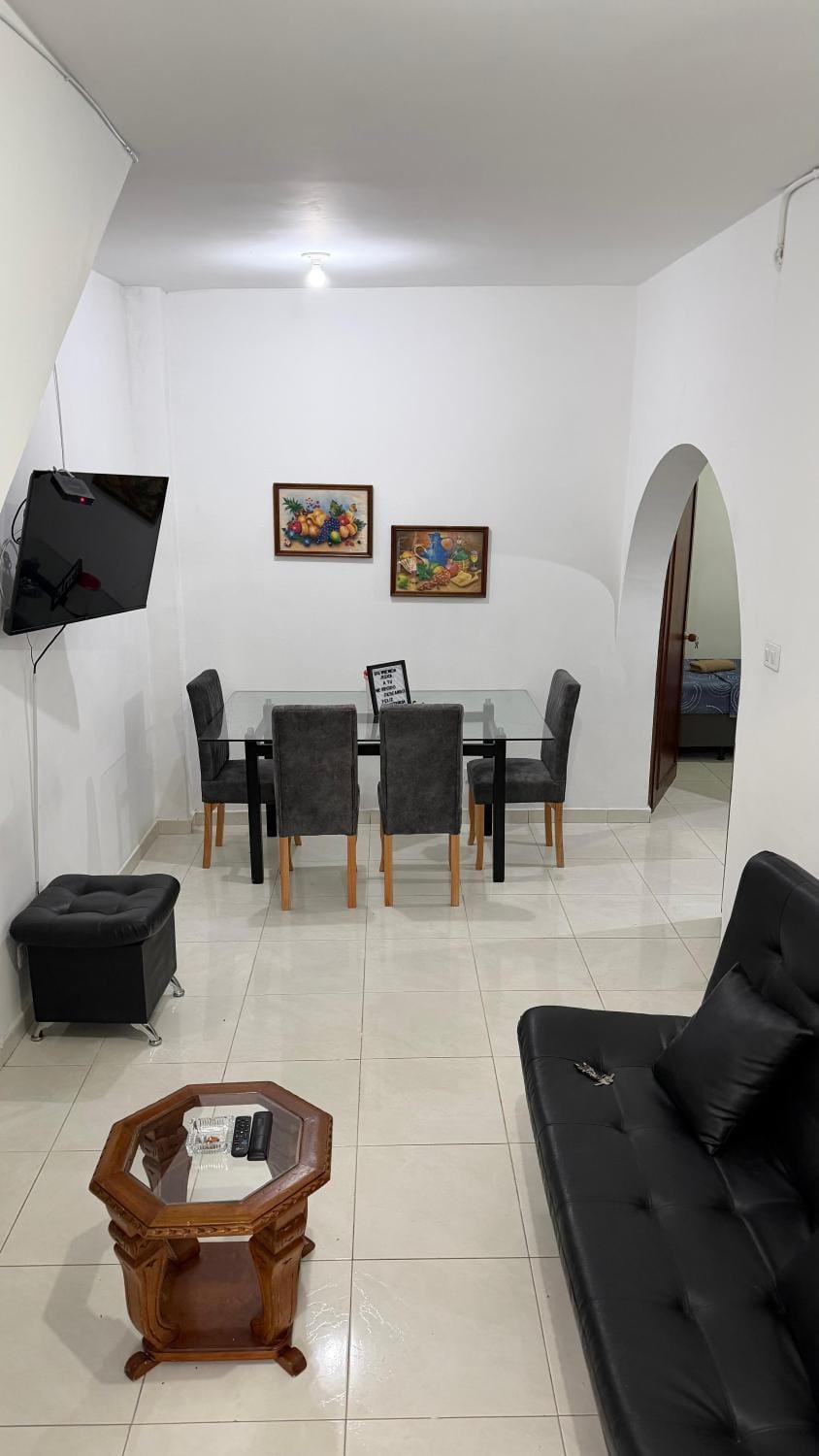 Acogedora casa cerca al estadio barrio Laureles la América Apartment in Medellin