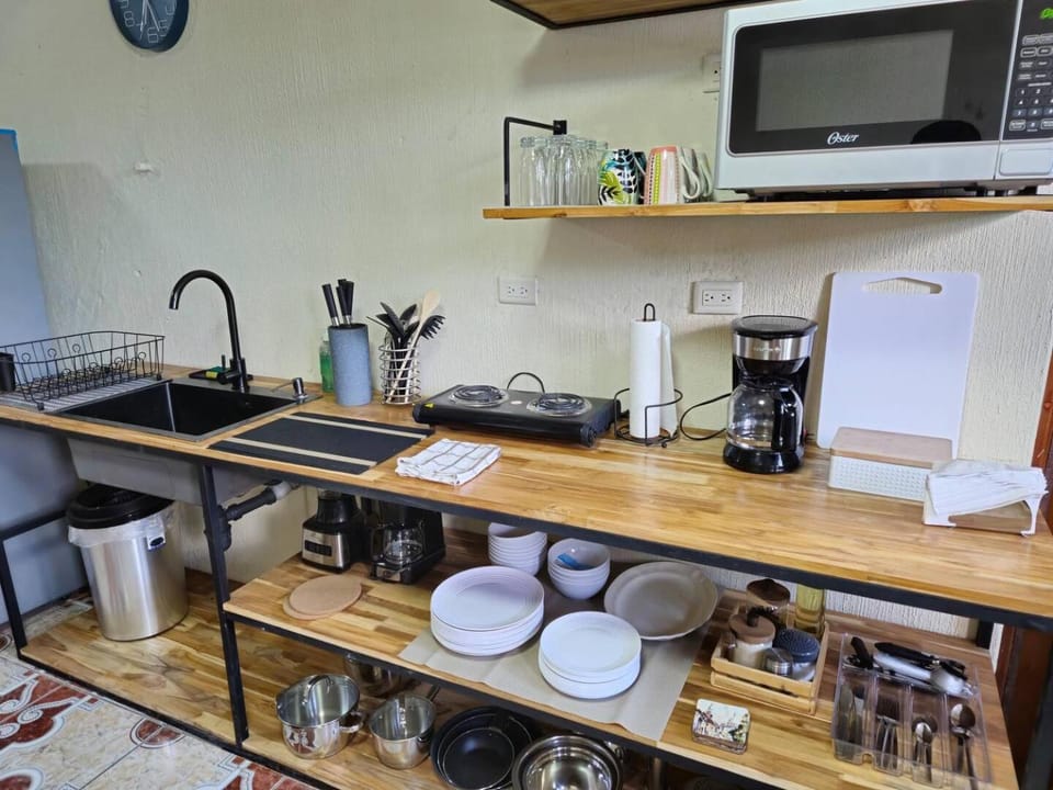 Kitchen or kitchenette, Dining area, Communal kitchen