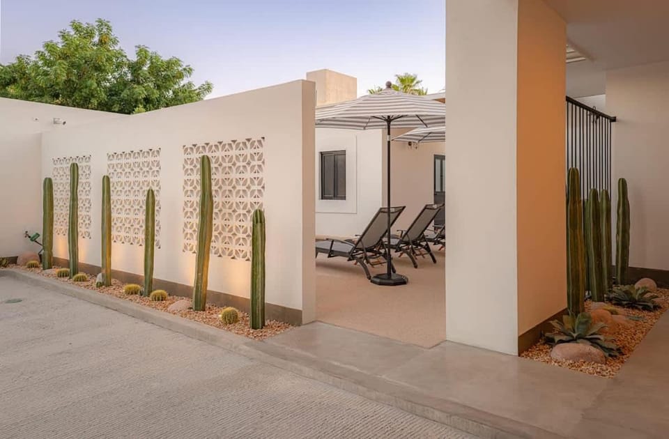 Palma Suite 201 - Ground Floor Unit Pool & Parking Apartment in La Paz