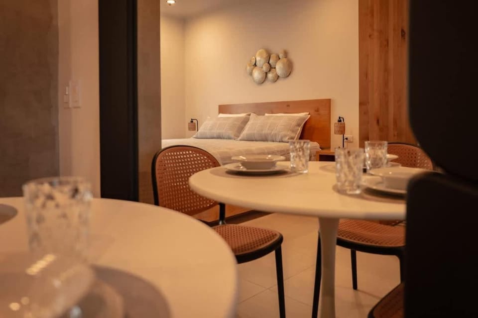 Palma Suite 203 Housekeeping Parking & Pool Apartment in La Paz