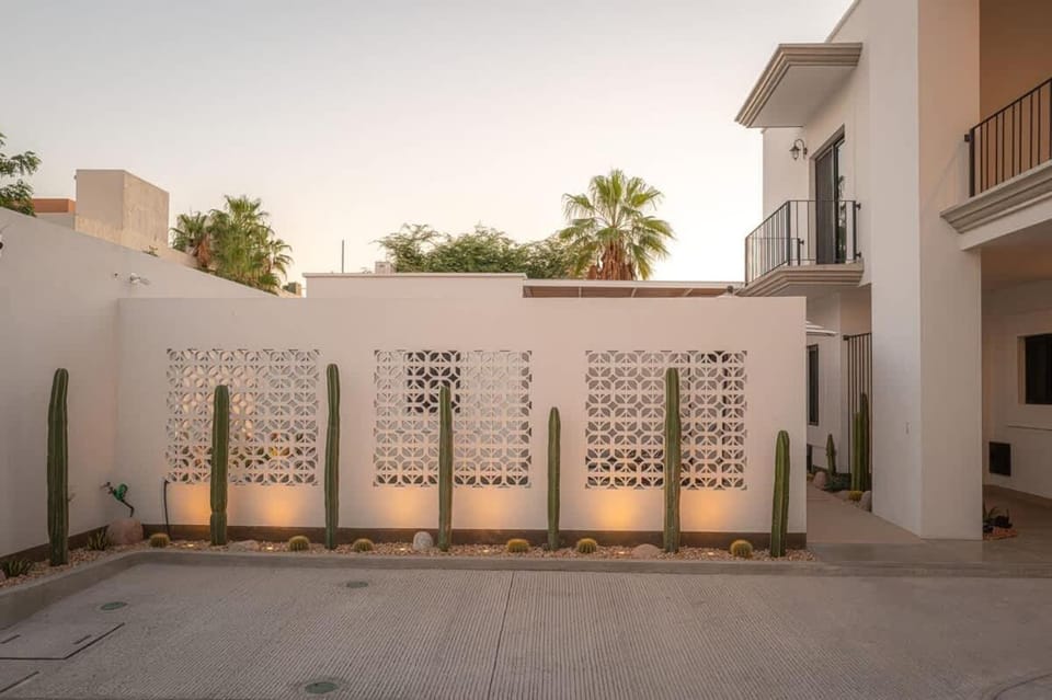 Palma Suite 204 Ground floor Unit with parking Apartment in La Paz
