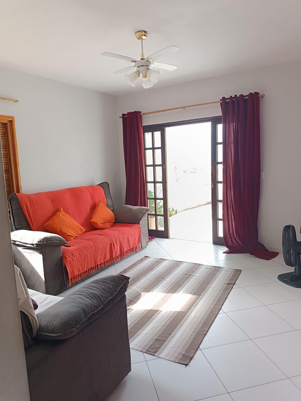 casa Ilhabela prox a balsa 4min - 6min praia ilha das cabras - reserve já House in Ilhabela