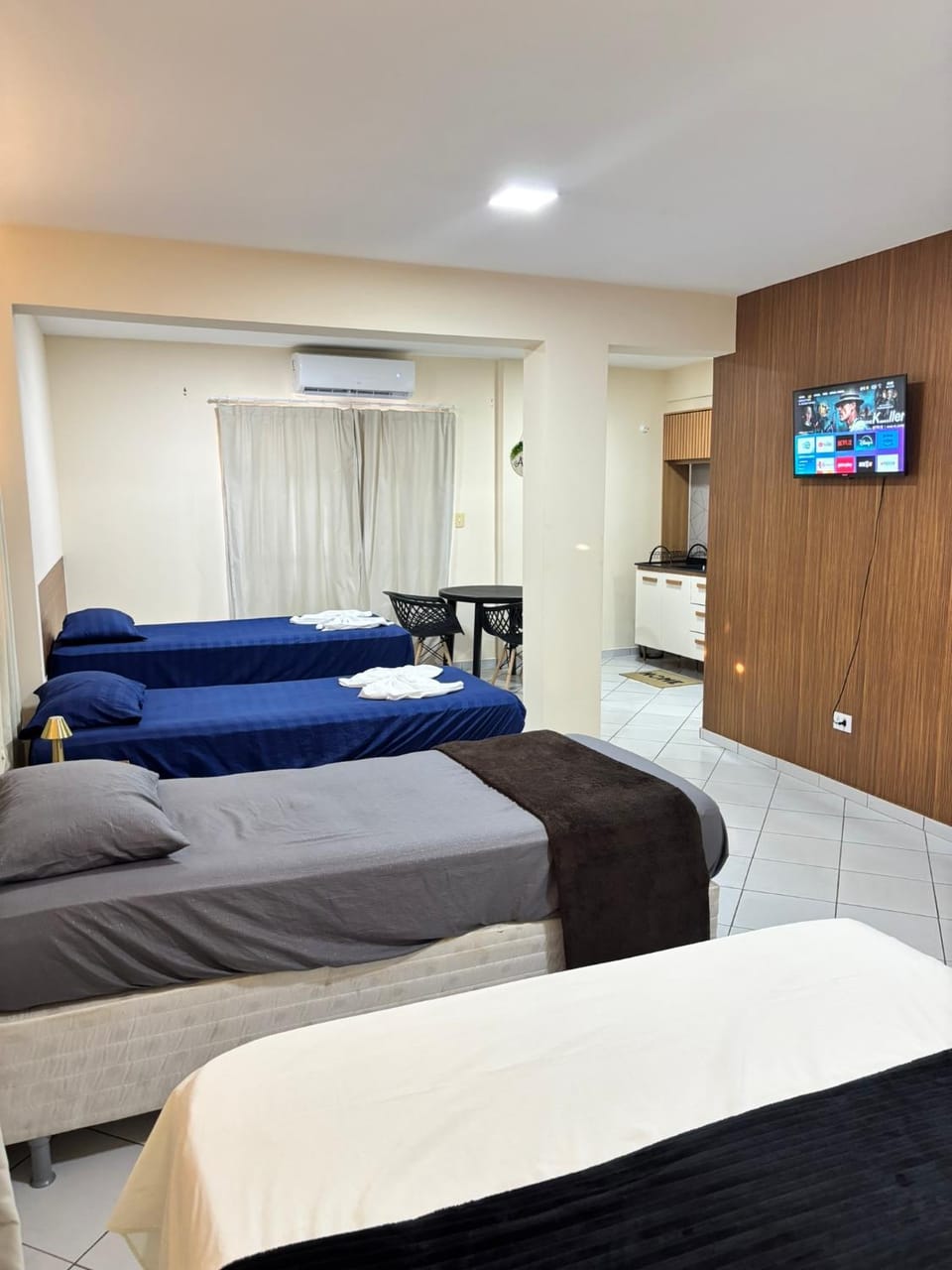 Communal lounge/ TV room, TV and multimedia, Photo of the whole room, Seating area, Bedroom, air conditioner