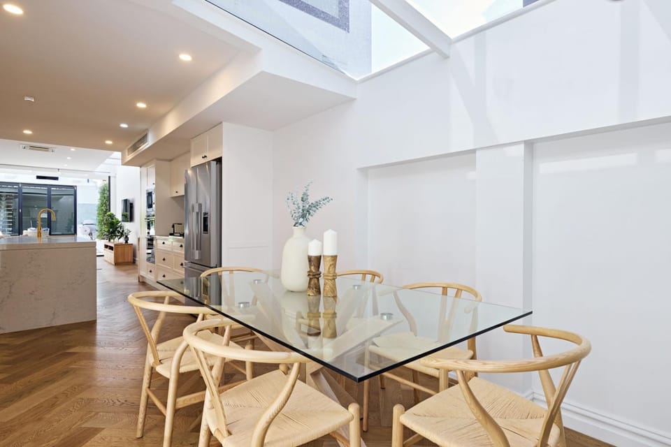 MARR86R - Architectural Redfern Gem House in Sydney