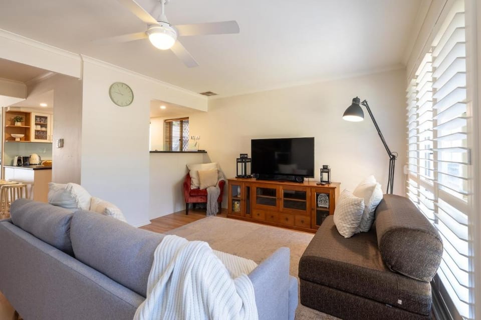 Highfield Stay - 2BR Home Near CBD & Burnside House in Adelaide