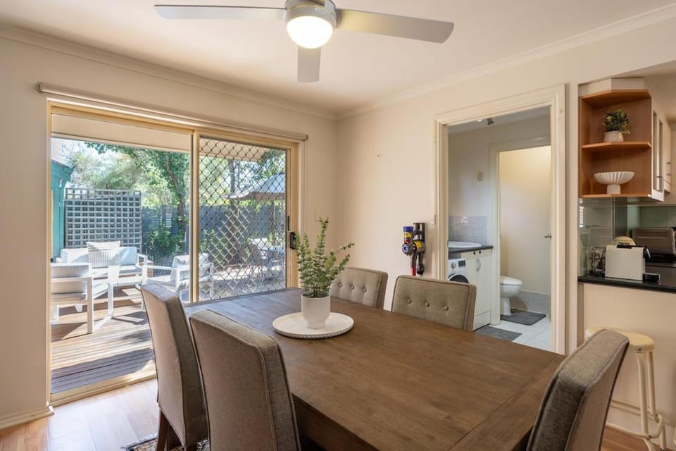 Highfield Stay - 2BR Home Near CBD & Burnside House in Adelaide