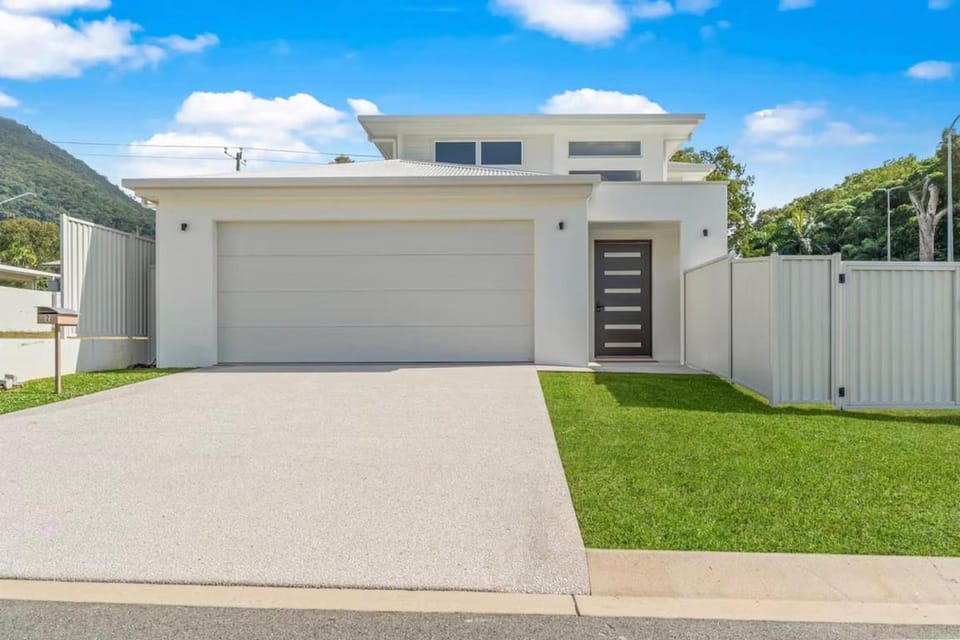 Belle Escapes The Perfect Stay in Palm Cove House in Palm Cove