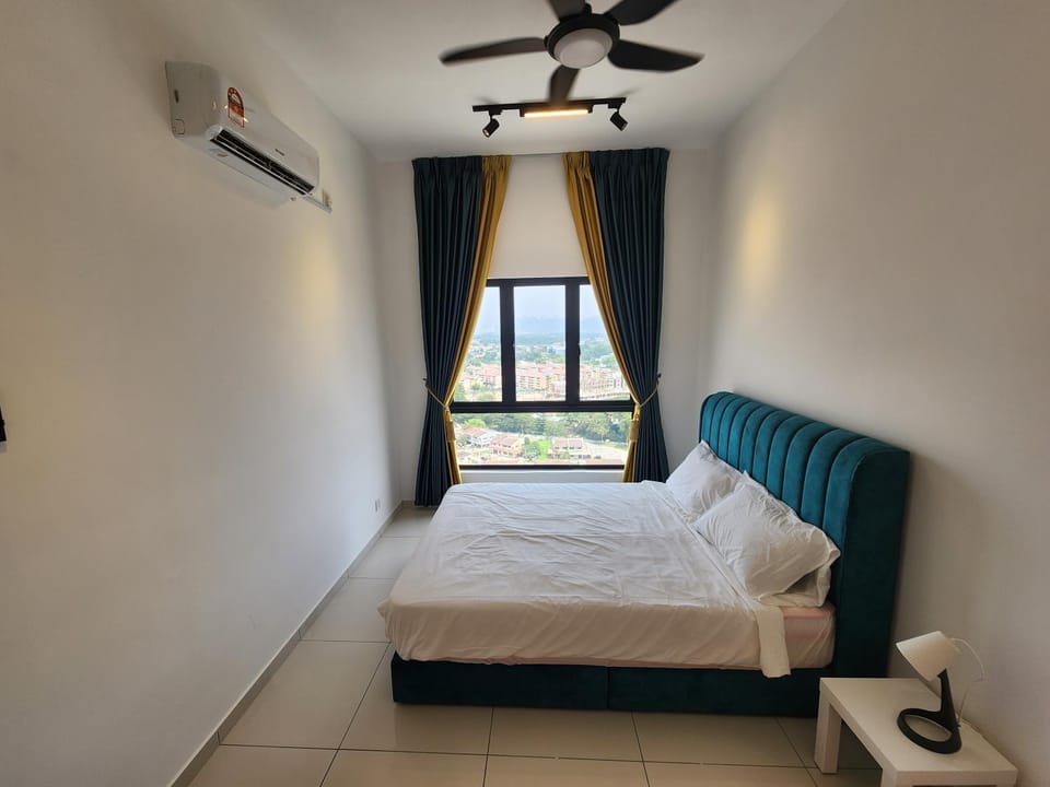Bed, Photo of the whole room, Bedroom, air conditioner