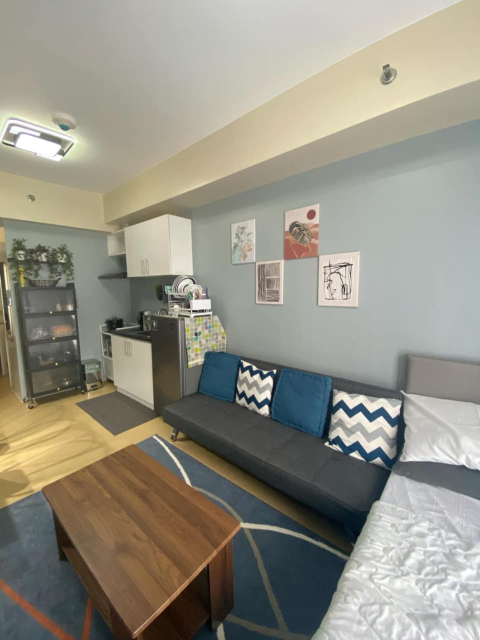 216 T3 Atrial Iloilo Pool View Comfy Central w Free Pool Access Apartment hotel in Iloilo City