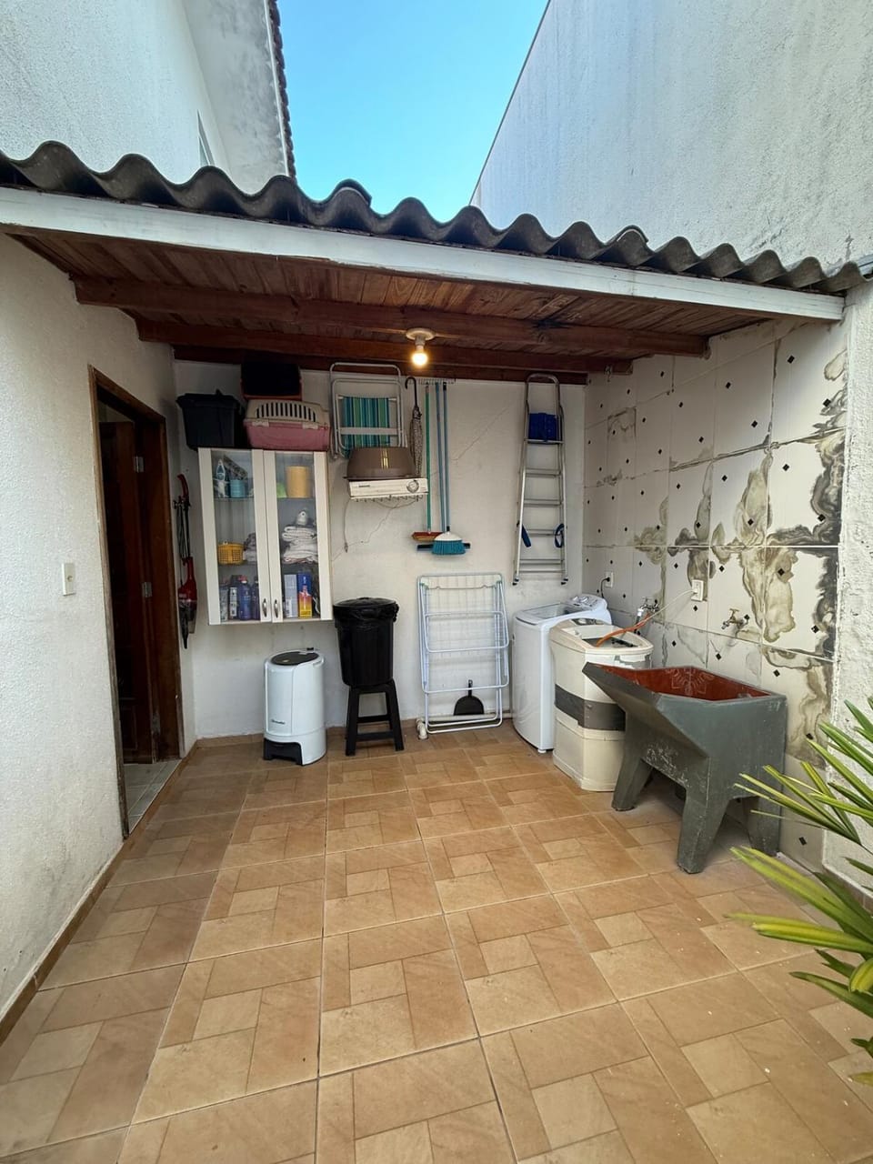 Two-story house for rent at Show Rural - Near Br Villa in Cascavel