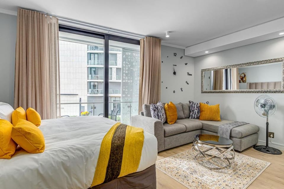 Studio apartment, Ellipse Waterfall Apartment in Sandton