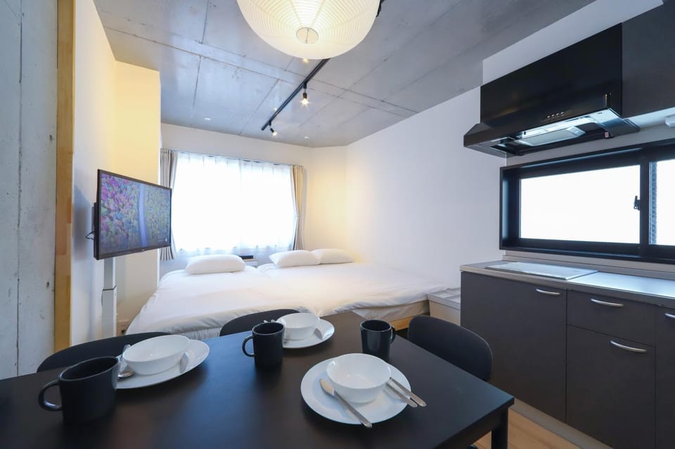 One room in a newly built condominium Apartment in Yokohama