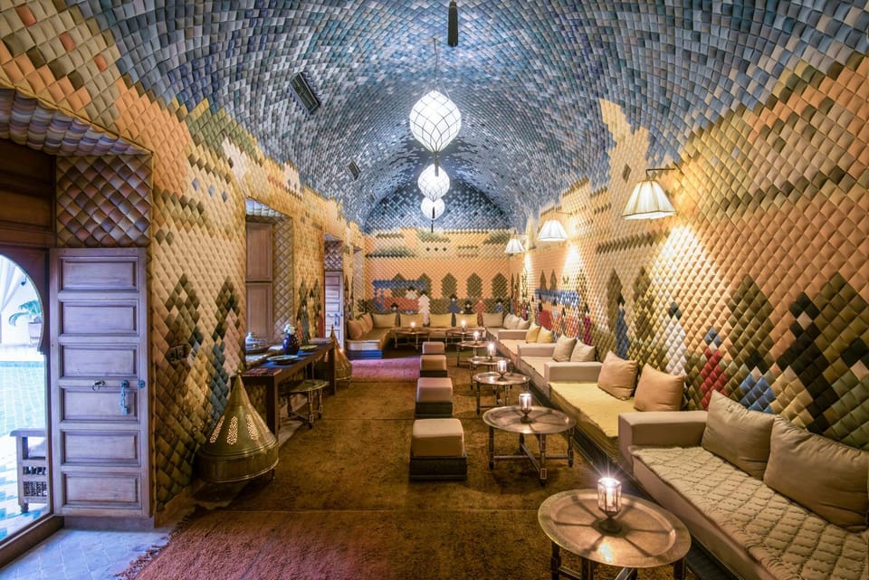 Restaurant/places to eat, Living room, Banquet/Function facilities, Seating area