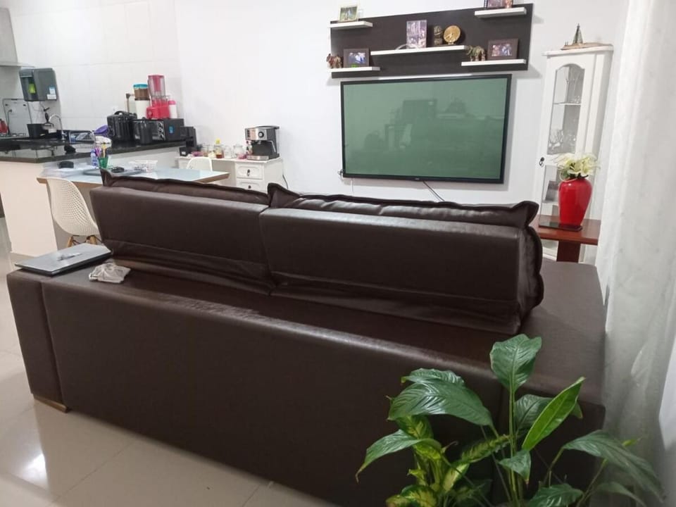 Two-bedroom townhouse in a condominium, with an en-suite bathroom Apartment in Sao Jose dos Campos