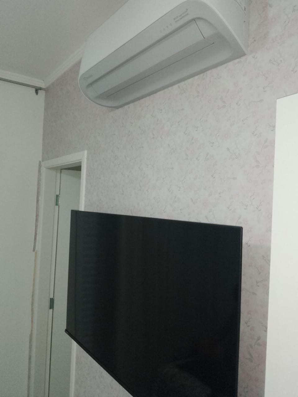 Two-bedroom townhouse in a condominium, with an en-suite bathroom Apartment in Sao Jose dos Campos