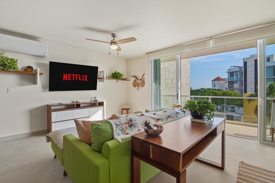 TV and multimedia, View (from property/room), Balcony/Terrace, Living room, Seating area, air conditioner