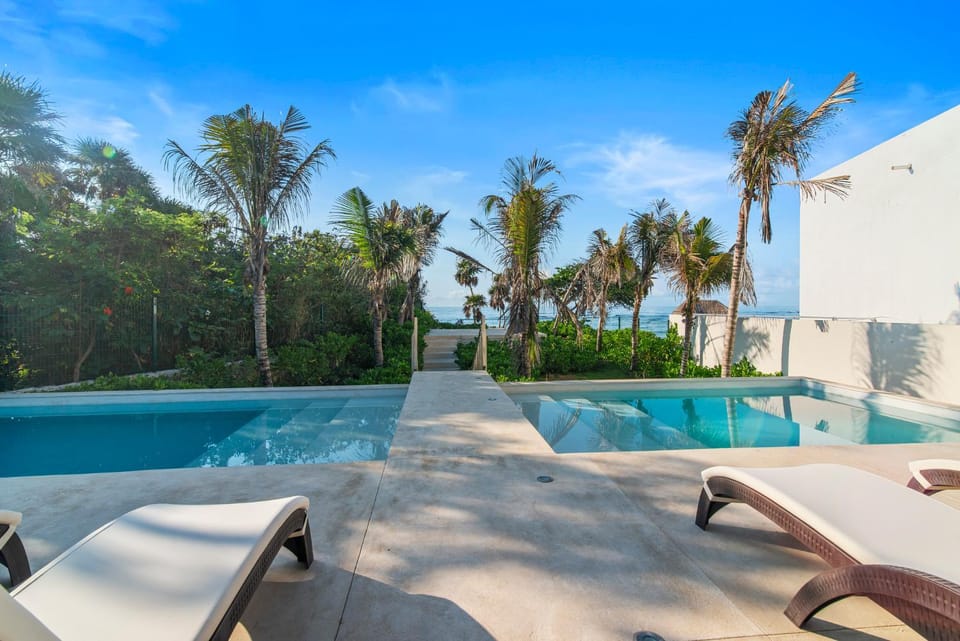 Day, Natural landscape, Garden, Garden view, Pool view, Sea view, Swimming pool, sunbed
