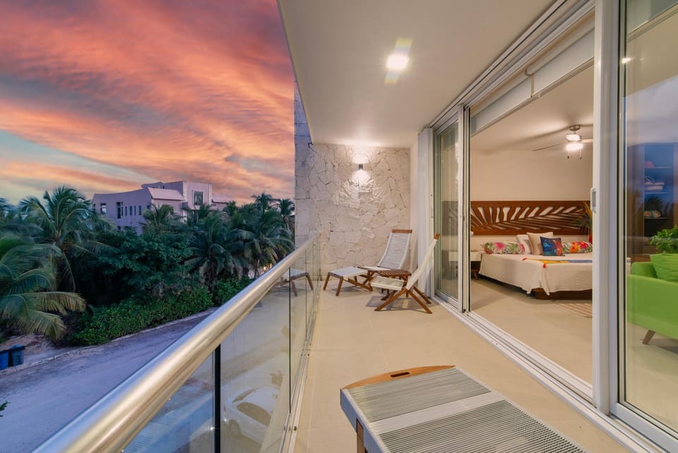 Bed, Day, Natural landscape, View (from property/room), Balcony/Terrace, Seating area, Bedroom