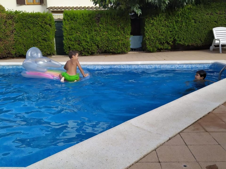 Casa familiar con piscina a 5 min de la playa de Riells - HISP-7-46 House in L'Escala