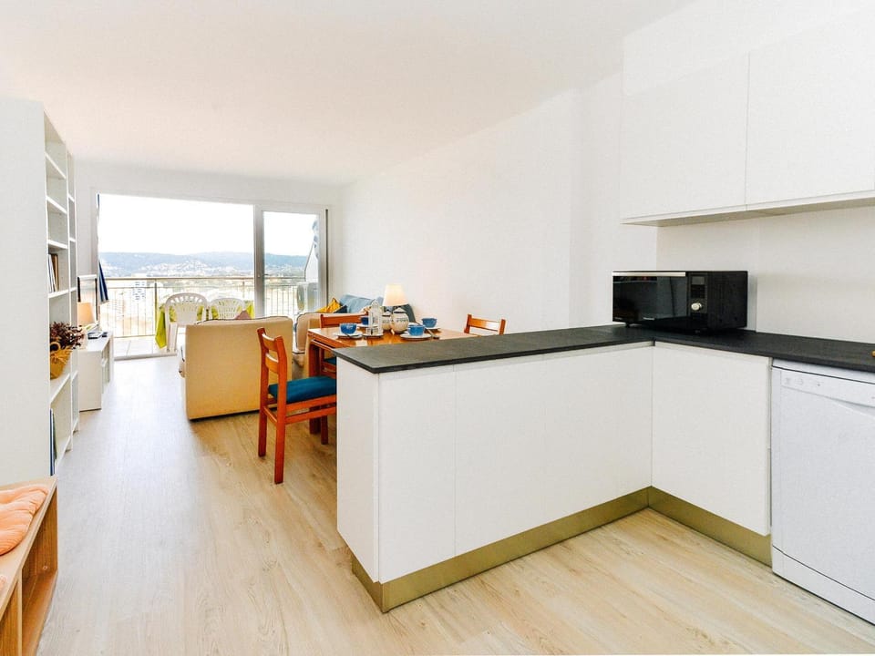 Apartamento Frente al Mar en Palamós, Aire Acondicionado, WiFi - ES-360-4 Apartment in Palamós
