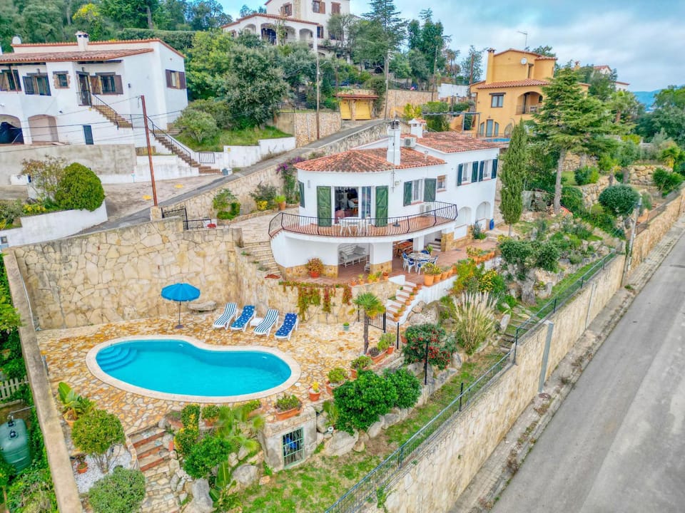 Maison Moderne sur la Costa Brava avec Piscine Privée et Climatisation Villa in Baix Empordà