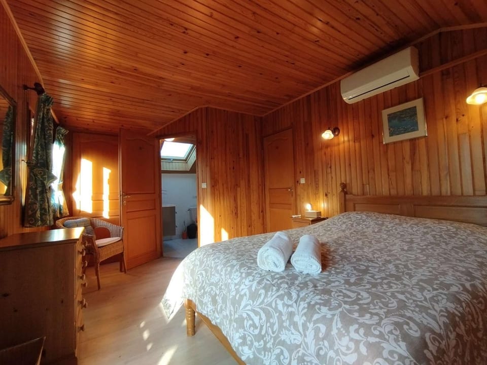 Chalet cosy au vert pour 6 avec piscine et Wi-Fi, proche Souillac - FR-1-828-3 Chalet in Souillac