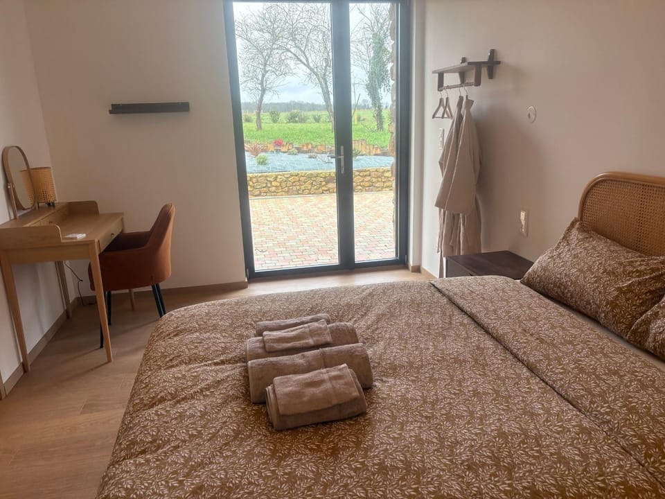 Grange rustique rénovée au cœur de la campagne sarthoise - FR-1-410-489 House in Pays de la Loire