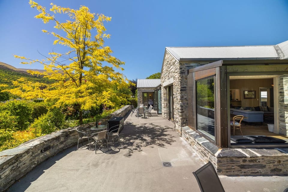 Property building, Patio, Garden, Garden view