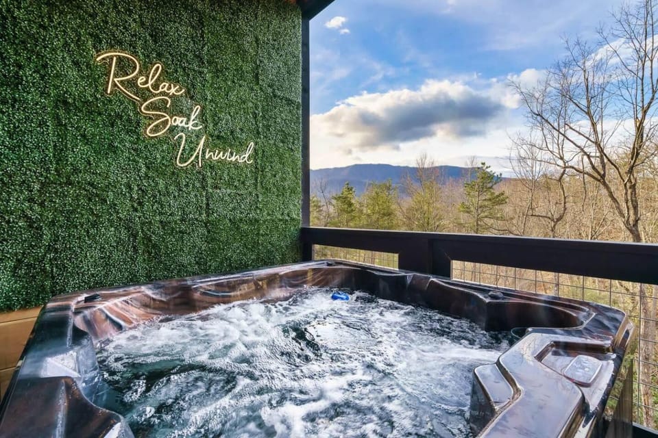 Beautiful Smoky Mountain Views with Hot Tub Game Room House in Pittman Center