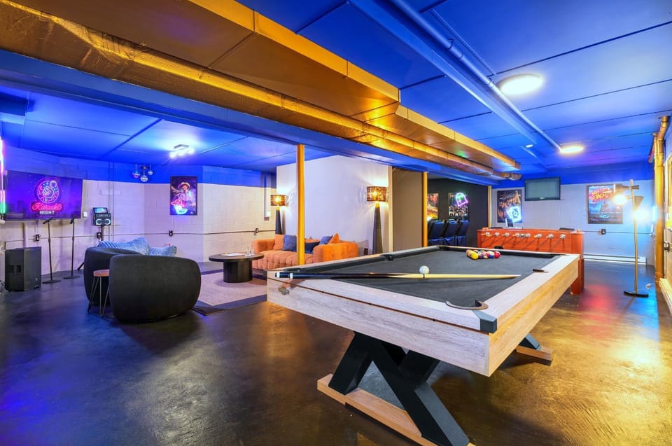 Billiard, Game Room, Seating area