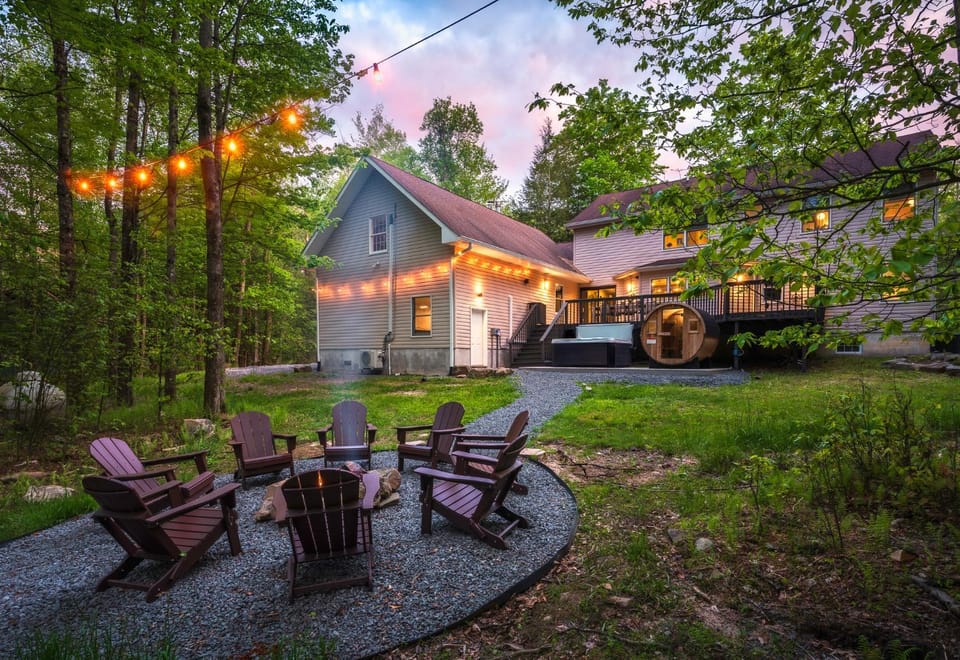 Patio, Night, Natural landscape, Hot Tub, Seating area