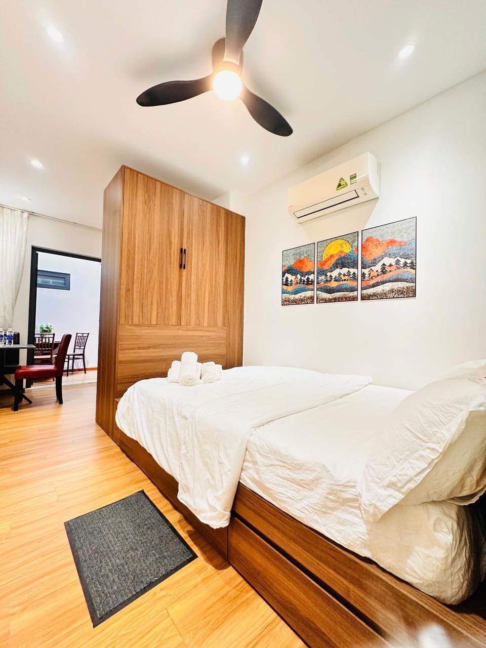 Bed, Photo of the whole room, Bedroom, air conditioner