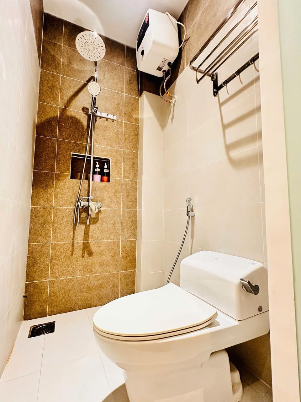 Shower, Toilet, Bathroom
